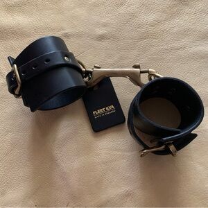 Fleet Ilya Classic Cuffs Black Leather Gold Brass